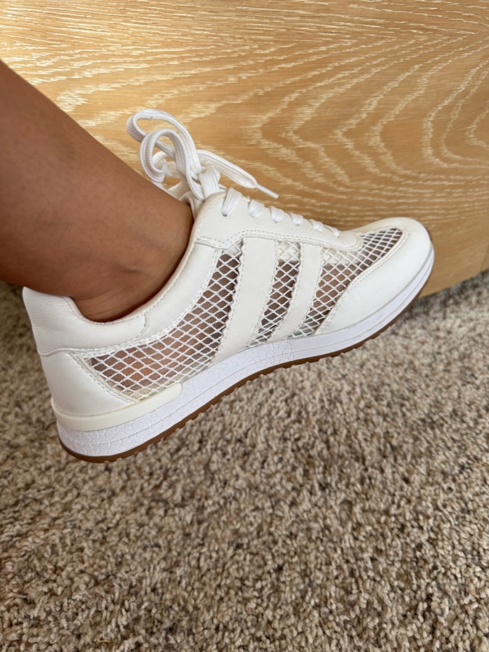 Like New Dolce Vita White Mesh Lace-Up Sneakers
